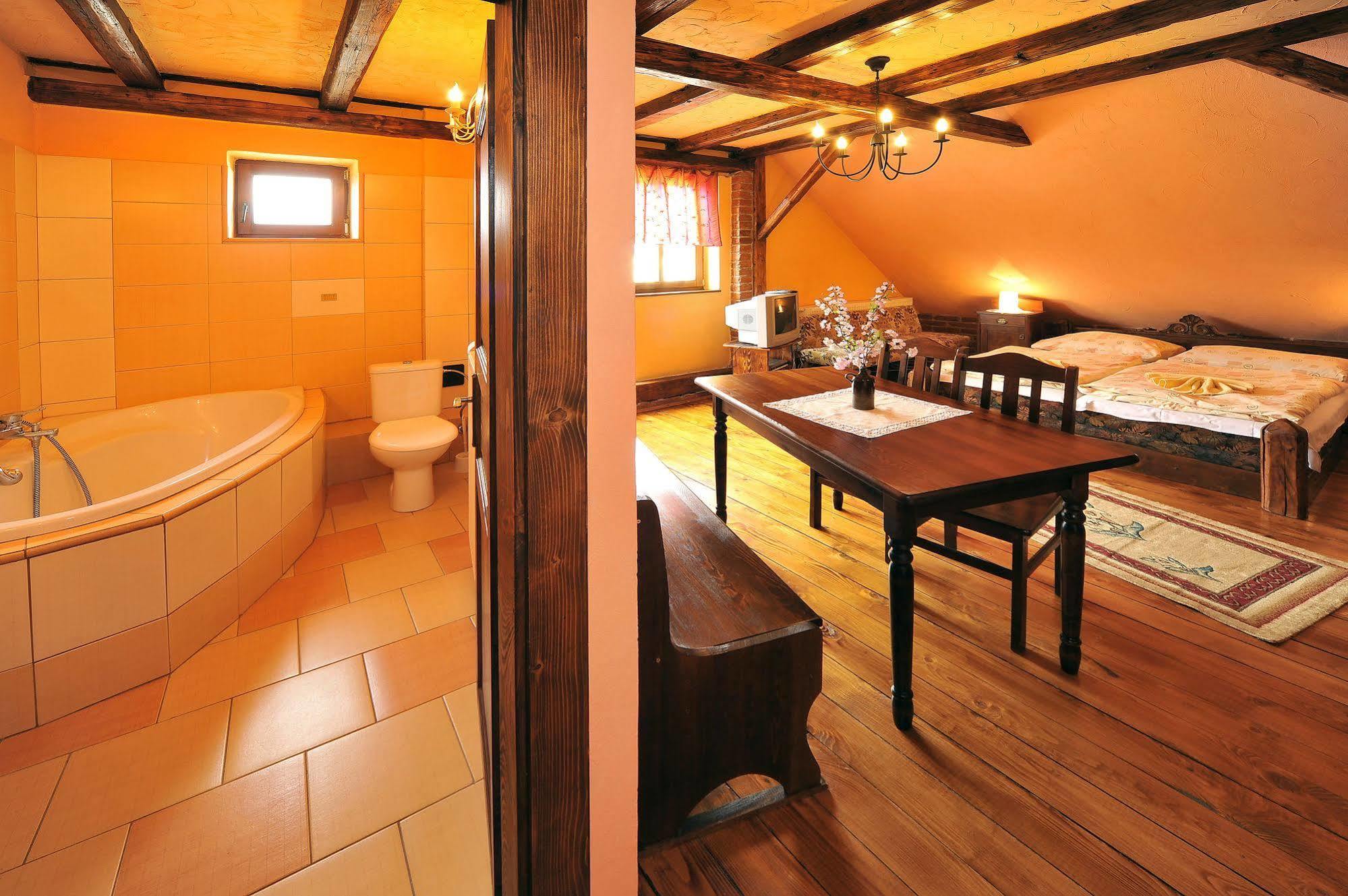 Apartmany Village Velky Slavkov Ngoại thất bức ảnh